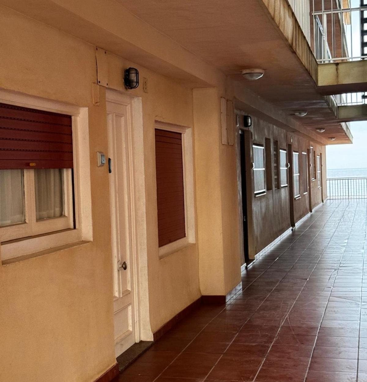 Apartamento Entero Primera Linea De Playa, Pet Friendly Tavernes de Valldigna Extérieur photo
